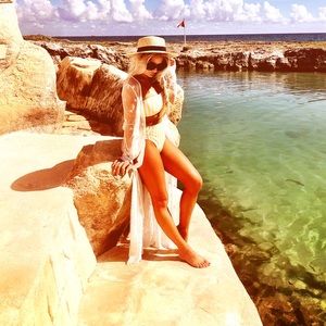 Meet your Posher, Lacee